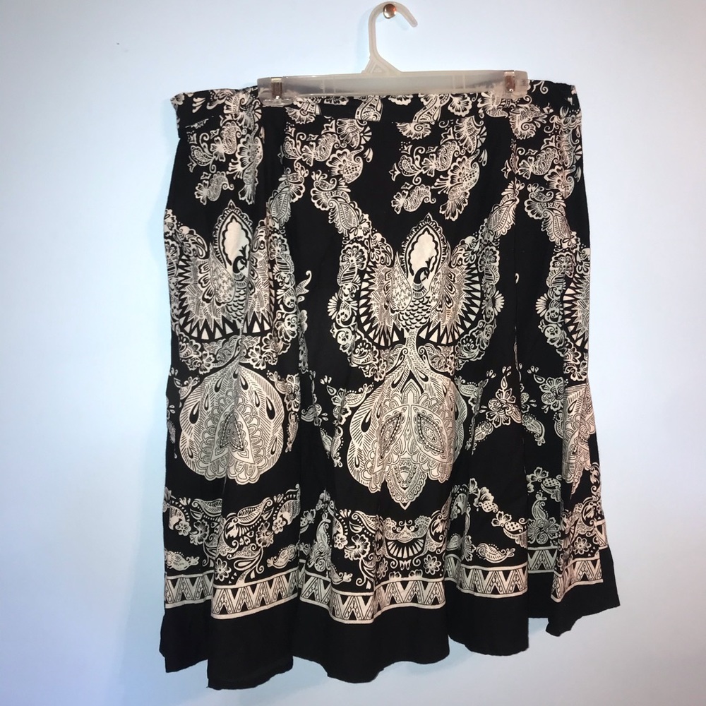 Pretty Plus Size Paisley Vintage Studio West skirt